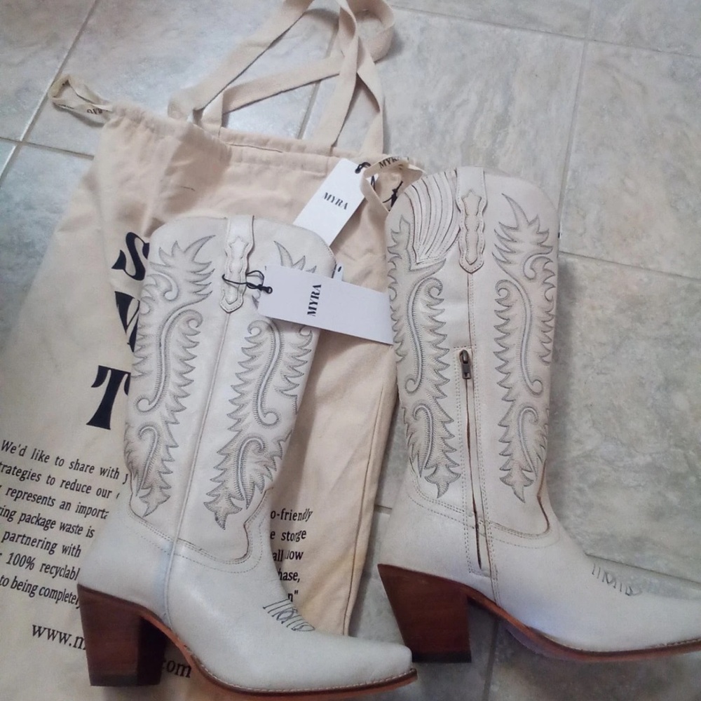 White Western Heeled Boots